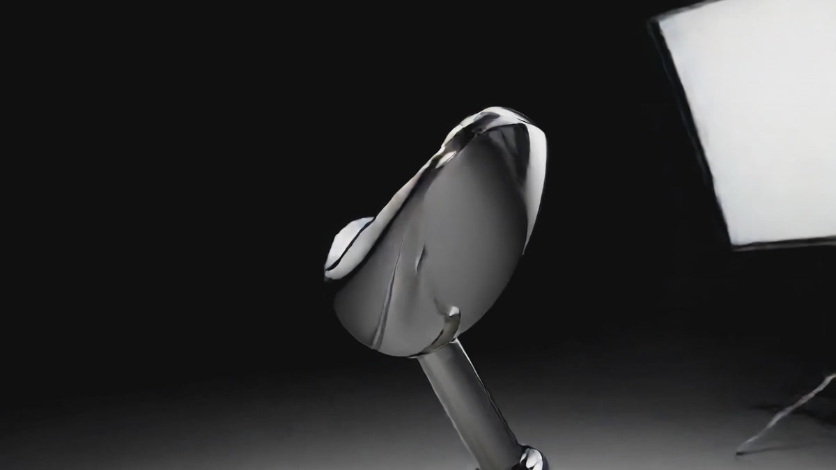 iQUANTUM SHIELD rotating view with integrated grip